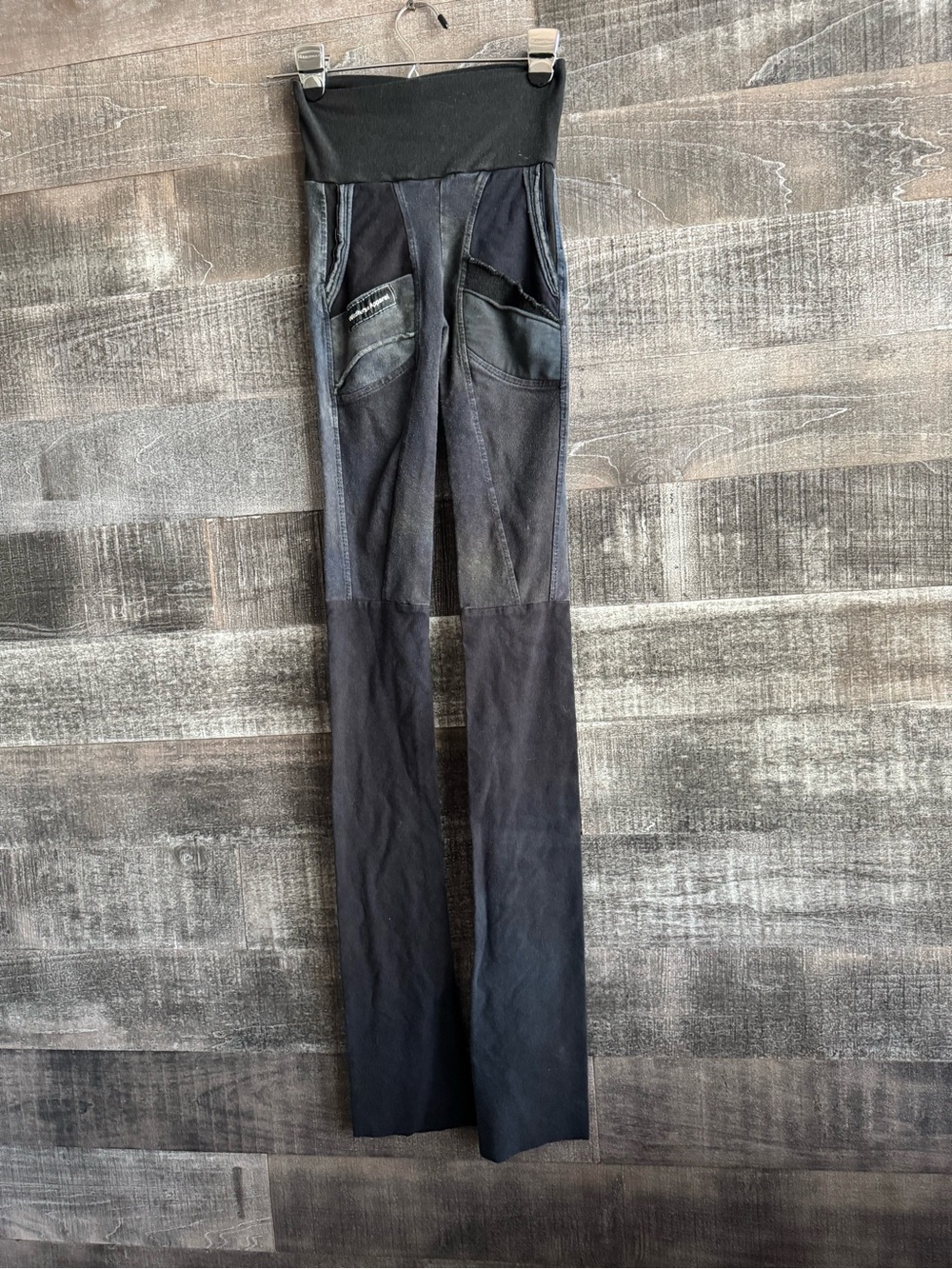 XS GUC WILDHORSE APPAREL LEGGINGS. FADED BLACKS AND MIDNIGHT BLUES.